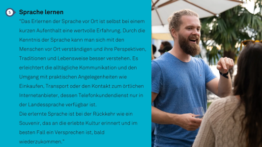 Die Landessprache lernen und pflegen heisst mit den Menschen in Verbindung bleiben. Auch wenn man längst wieder daheim ist und sich im Team locker in der Muttersprache unterhalten kann, wie hier an unseren Teamtagen 2023 in Vitznau (LU), Foto: Julia Ruchti