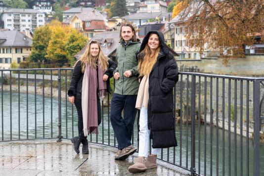 Von links nach rechts: Xenia, Simon, Rrezarta (Foto: Nick Stalder, LerNetz)